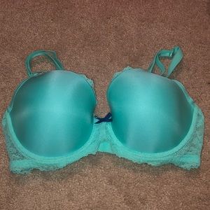 Victoria’s Secret 34DD Bra